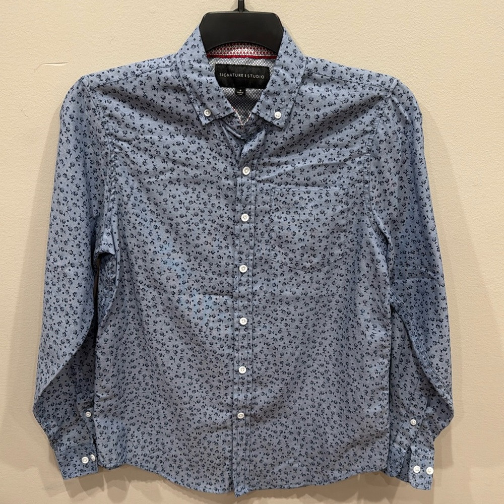 Signature Studio Button Down Blue Floral Shirt